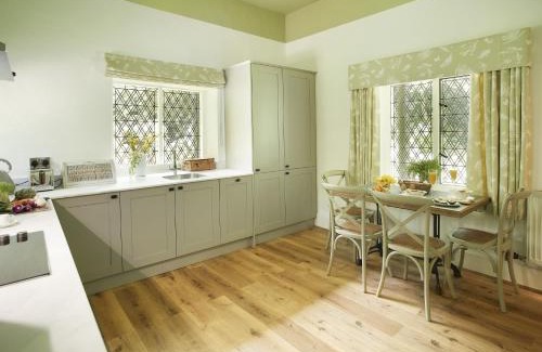 Eaton Mascott House | Bull Hollow Cottage