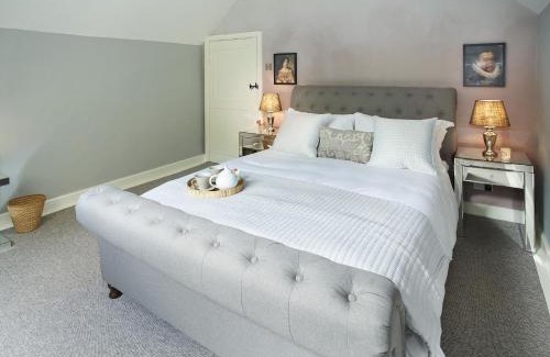 Eaton Mascott House | Bull Hollow Cottage