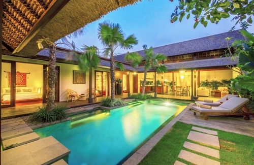 Umalas Villa | Bumbak Alamanda by Fantasia Villas