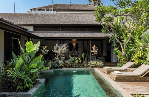 Umalas Villa | Bumbak Bungenviel by Fantasia Villas