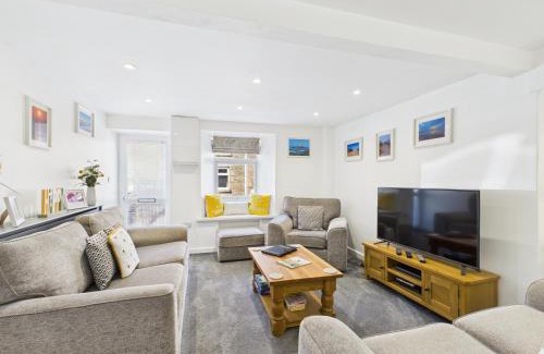 Praze-An-Beeble House | Bumblebee Cottage
