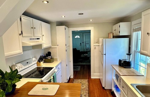 Saratoga Springs House | Bungalow- 2 Blocks from Saratoga Racecourse, walk everywhere! - Right in town