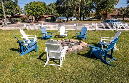 West Okoboji House | Bungalow 6: Stars and Stripes Bungalows