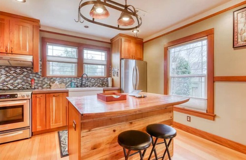 Eureka Apartment | Bungalow at Buhne Terrace