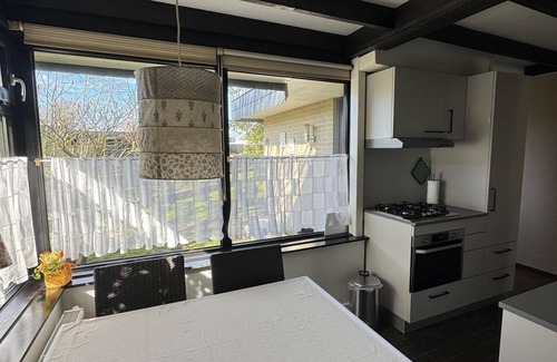 Sint Maartensvlotbrug House | Bungalow for 4 persons in the beloved park Wildrijk in Sint Maartenszee.