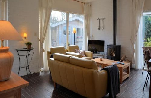 Municipality of Noordwijk House | Bungalow in Noordwijkerhout near Lake