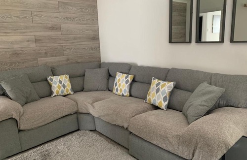 Poole House | Bungalows near Sandbanks Beach