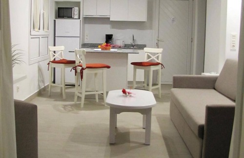 Playa Blanca Hotel | Bungalows Playa Limones