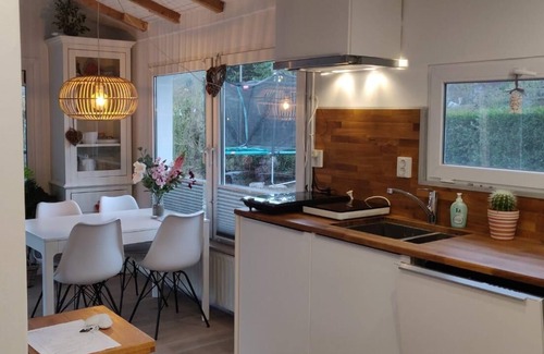 Municipality of Noordwijk House | Bungelow "Duinvogel" Beach with bath in the garden