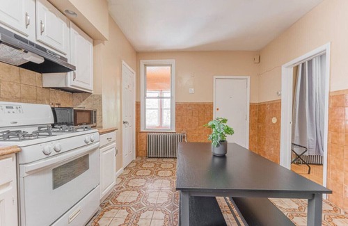 Constable Hook Apartment | Bunk Room | Walk 2 Train | Shops