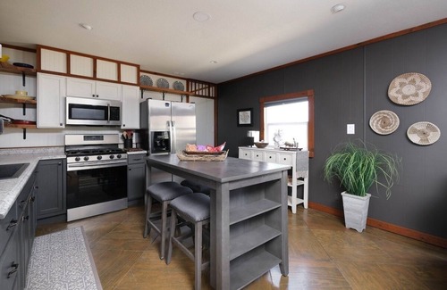 Canyon House | Bunker Haven: Relaxation Escape