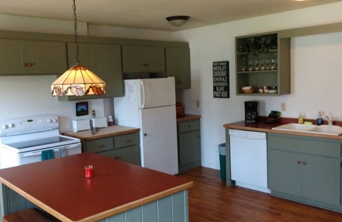 Birchwood House | Bunkhouse on Tagalong Golf Course