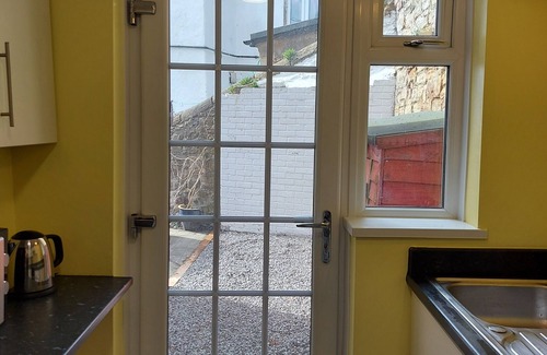 Durham House | Bunnybees Railway Cottage with Private Parking