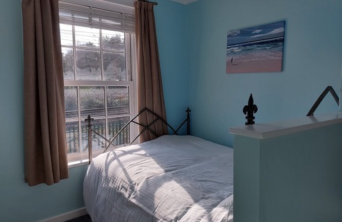 Durham House | Bunnybees Railway Cottage with Private Parking