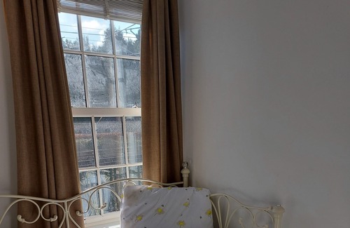 Durham House | Bunnybees Railway Cottage with Private Parking