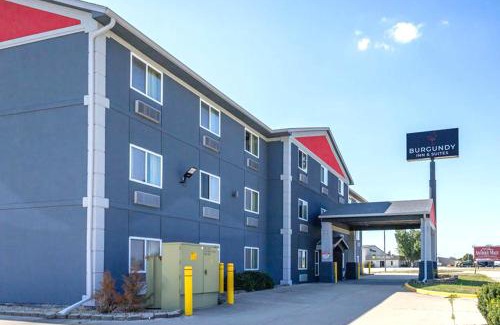 El Paso Hotel | Burgundy Inn & Suites By OYO El Paso