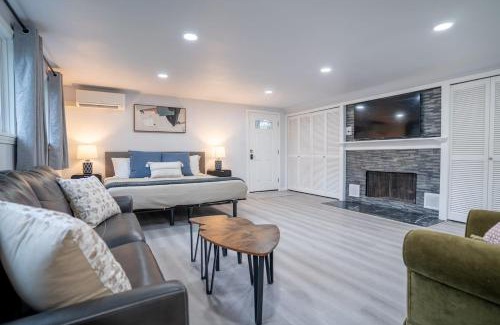 Burien House | Burien's Top Unit with Spa-Inspired Bathroom
