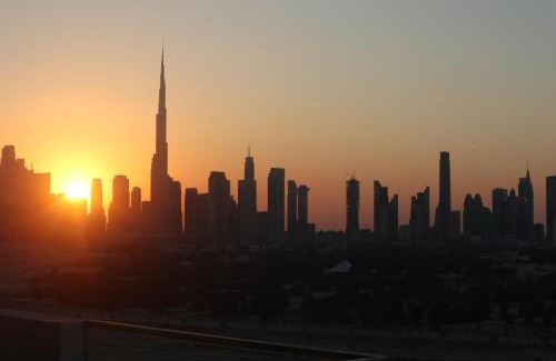 Dubai Apartment | BURJ Khalifa View Ensuite King Bedroom in a 2 Bedroom Apartment Dubai Mall 8mins