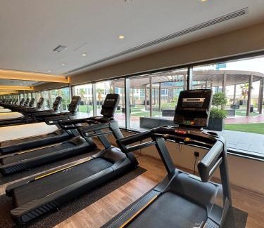 Trade Centre 1 Apartment | Burj Khalifa View from your Balcony
