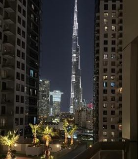 Trade Centre 1 Apartment | Burj Khalifa View from your Balcony