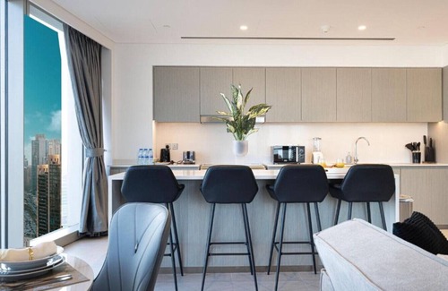 Downtown Dubai Apartment | Burj Khalifa Views! 4BR Luxury Stay w/Fountain Show & Sleeps 9