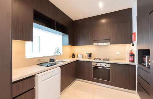 Bur Dubai Apartment | Burj view - 2 bedroom apartment connected to Dubal Mall