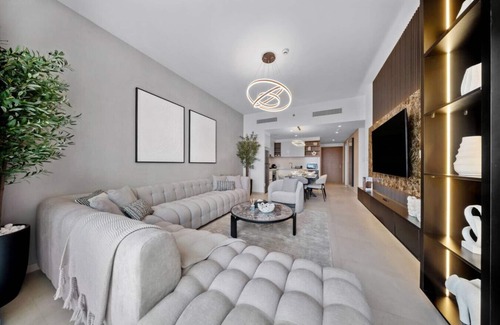 Za'abeel 2 Apartment | Burj View | Chic 2BR in DT Dubai