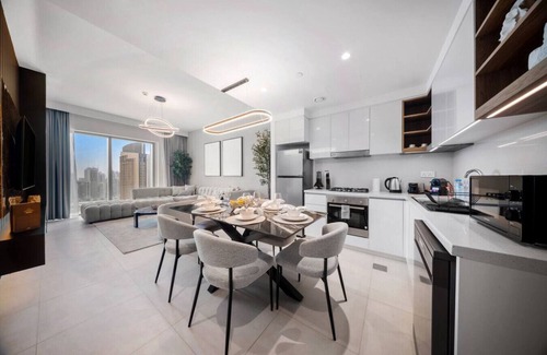 Za'abeel 2 Apartment | Burj View | Chic 2BR in DT Dubai