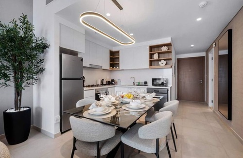 Za'abeel 2 Apartment | Burj View | Chic 2BR in DT Dubai