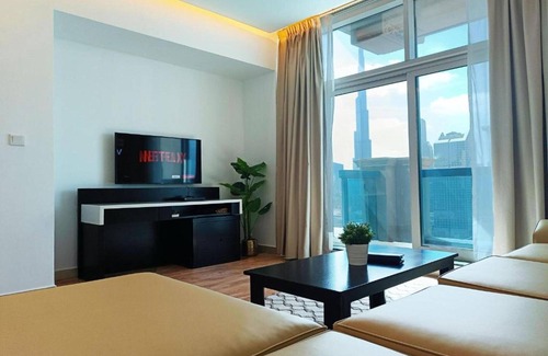 Trade Centre 1 House | Burj view stay near metro