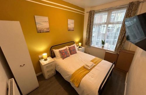 West Bromwich House | Burlington House - Luxury Home for Contractors