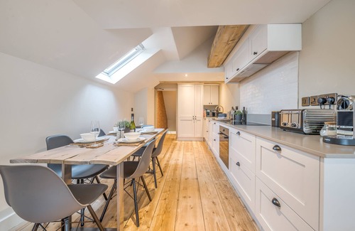Burnham Market Cottage | Burnham Loft - sleeps 4 guests in 2 bedrooms