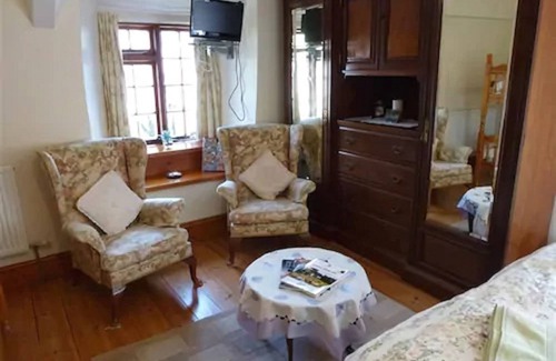Kingsbridge Bed & Breakfast | Burton Farmhouse