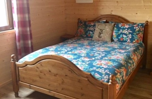 Boston Apartment | Butterfly Lodge - 3 bedroom cabin with Lake view