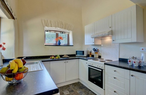 Brayford House | Button Stable - Three Bedroom House, Sleeps 6