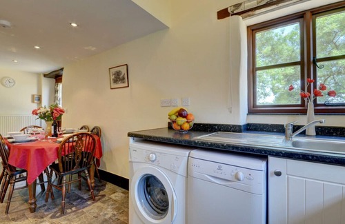 Brayford House | Button Stable - Three Bedroom House, Sleeps 6
