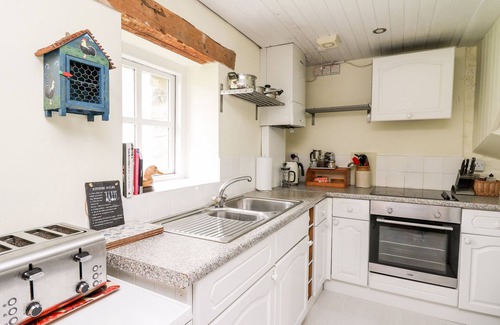 Llandeilo Cottage | Buzzards Watch