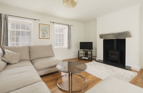 Kirkmichael Cottage | Bwaane Twoaie - a holiday cottage that sleeps 4 guests in 2 bedrooms