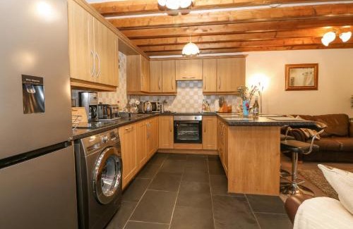 Garndolbenmaen House | Bwthyn Ael Y Bryn