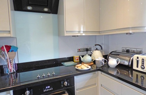 Keeston Cottage | Bwthyn Clyd, Holiday Cottage Keeston, Near Newgale, Sleeps 6, 3 bedrooms, bathrooms