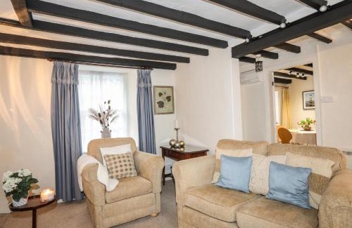 Beaumaris House | Bwthyn Dwyfor