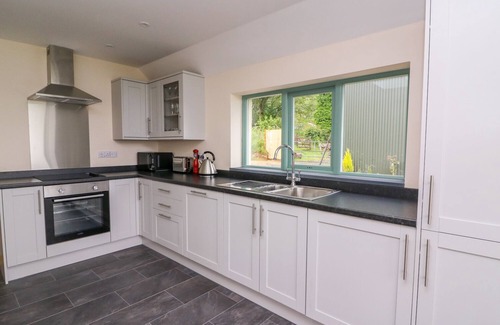 Crymych Cottage | BWTHYN EISTEDDFA FACH, pet friendly in Newport, Pembrokeshire