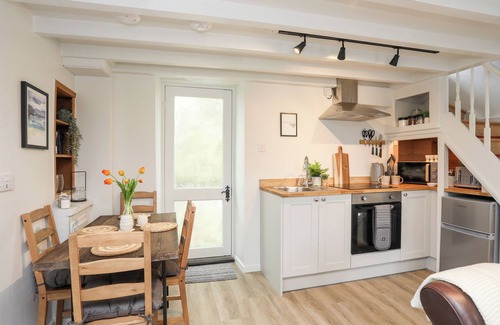 Cemaes Bay Cottage | Bwthyn Lili