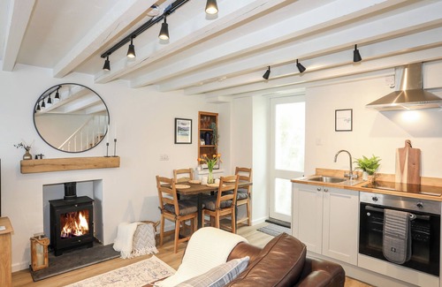 Cemaes Bay Cottage | Bwthyn Lili