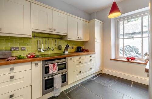 Llansteffan House | Bwthyn y Bardd - Three Bedroom House, Sleeps 6