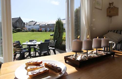 Borth-y-Gest House | Bwthyn y Mor