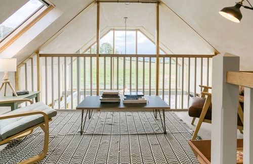 Colwyn Bay Cottage | Bwthyn Ysgubor - sleeps 4 guests in 2 bedrooms