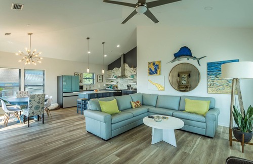 Carrabelle House | By The Beach 3BR/3BA