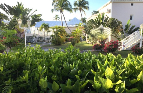 Nettle Bay Apartment | By the lagoon