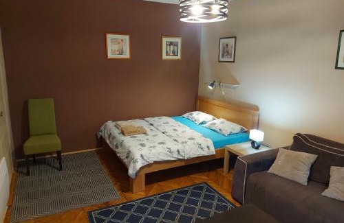 Stari Grad Apartment | BY THE PARK free parking
